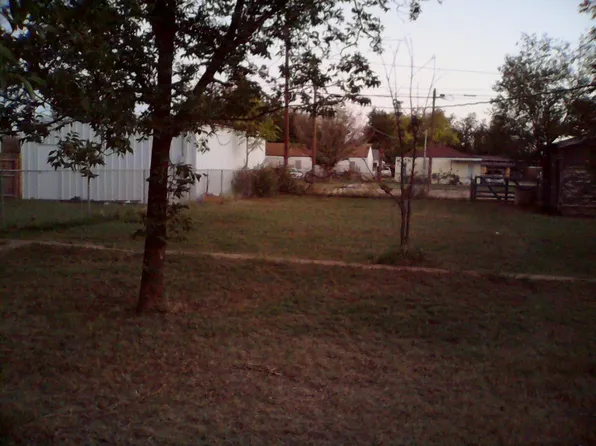 501 N 13th St, Lamesa, TX 79331