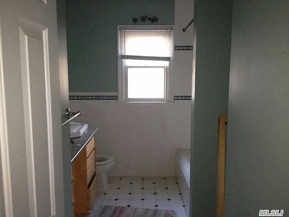 5th image of 414 Warren Ave