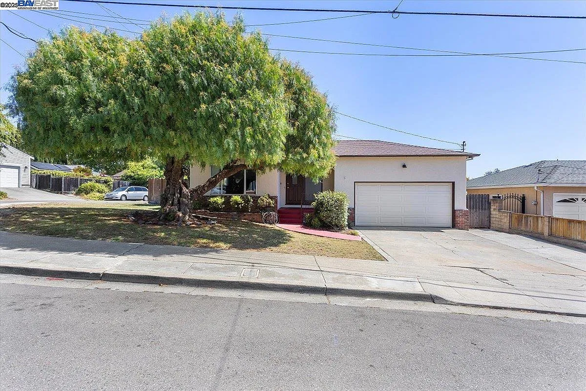 19306 Vaughn Ave photo 1
