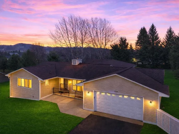 5529 Heritage Way, Traverse City, MI 49685