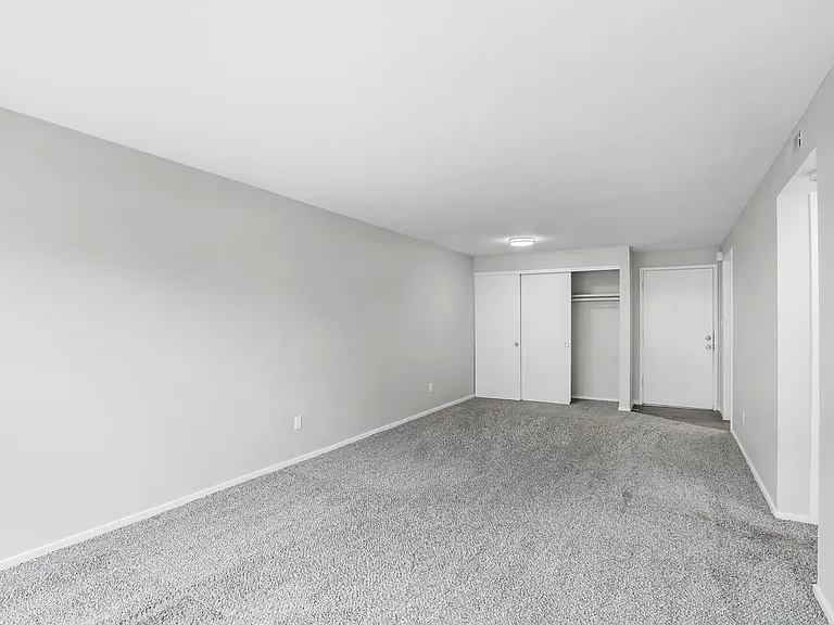 Thurber Square Apartments — Photo 15