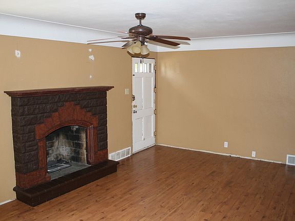 2nd image of 2143 Waterman Ave