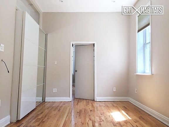 3rd image of 217 Vernon Ave APT 1
