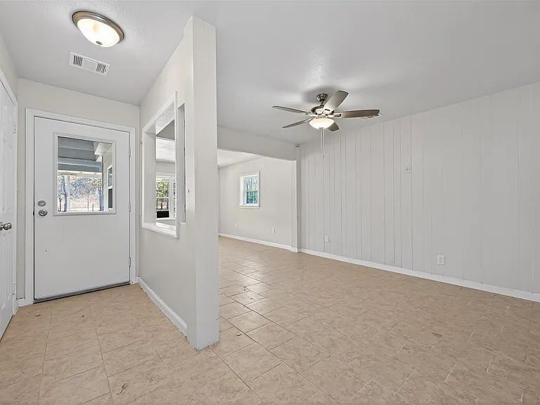 140 Marie St — Photo 9