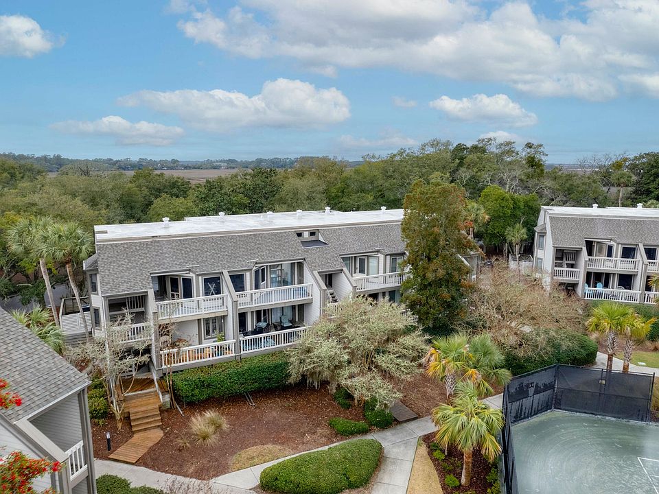 1st image of 1613 Live Oak Park