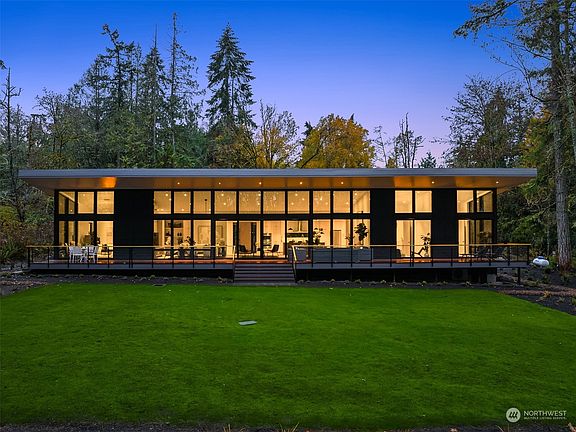 3rd image of 6139 NE Eagle Harbor Drive