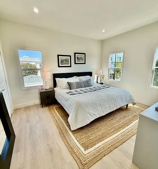 900 N Alfred St #2 — Photo 16