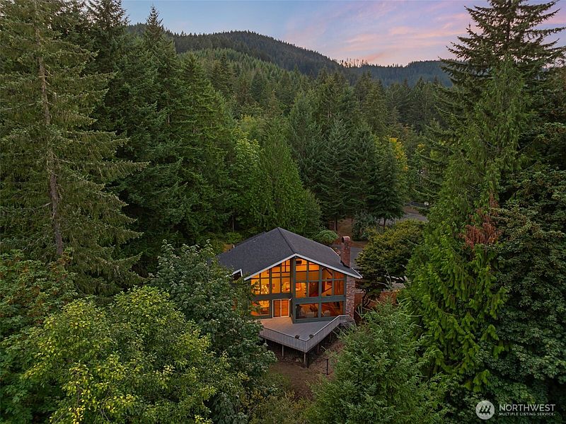 4th image of 7038 Foothill Loop SW
