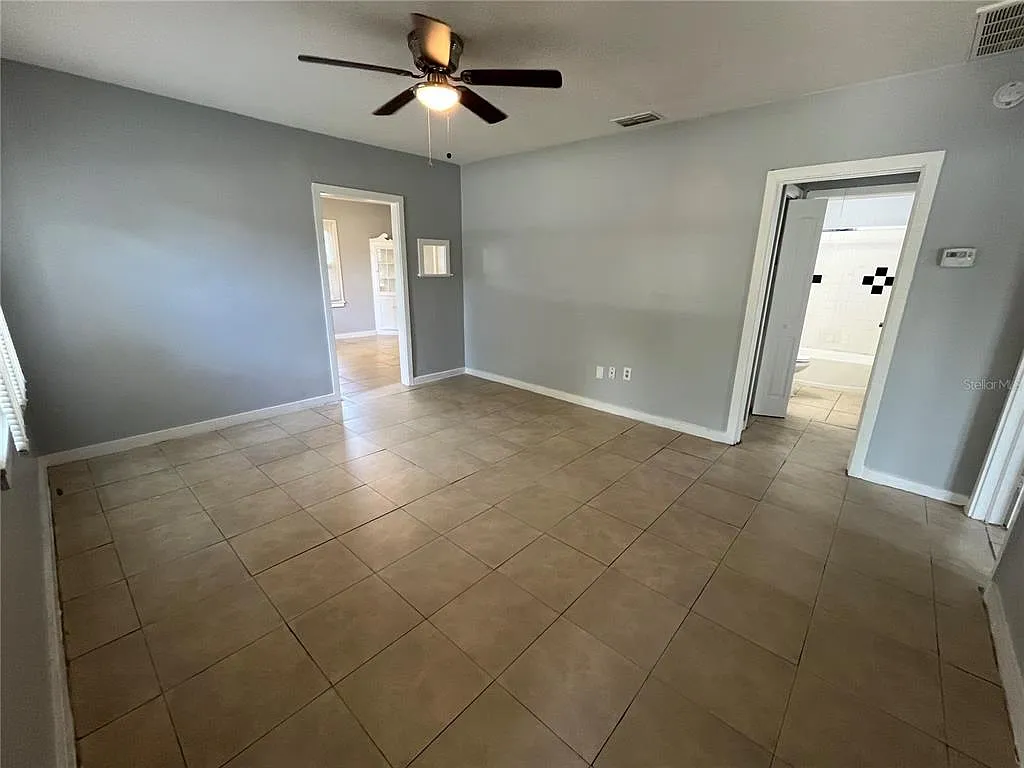 3 bed, 1.0 bath, 1267 sqft, $1,549 — Photo 3