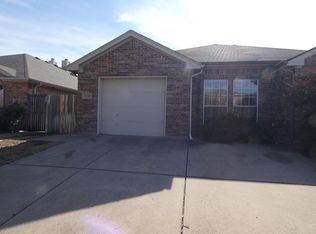 5800 Swords Dr, Fort Worth, TX 76137