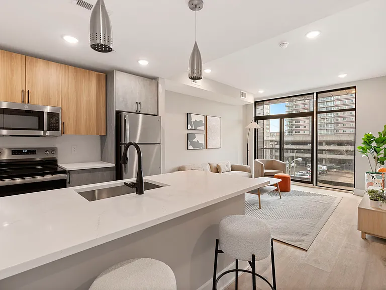 Residences at Pier 40 — Photo 9