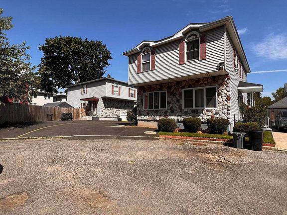 2nd image of 135 Bement Ct