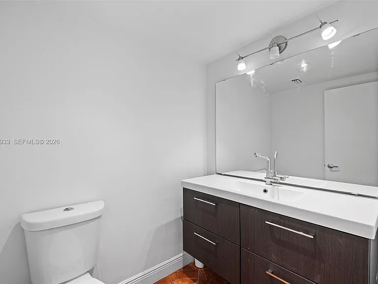 900 Bay Dr #419 — Photo 21
