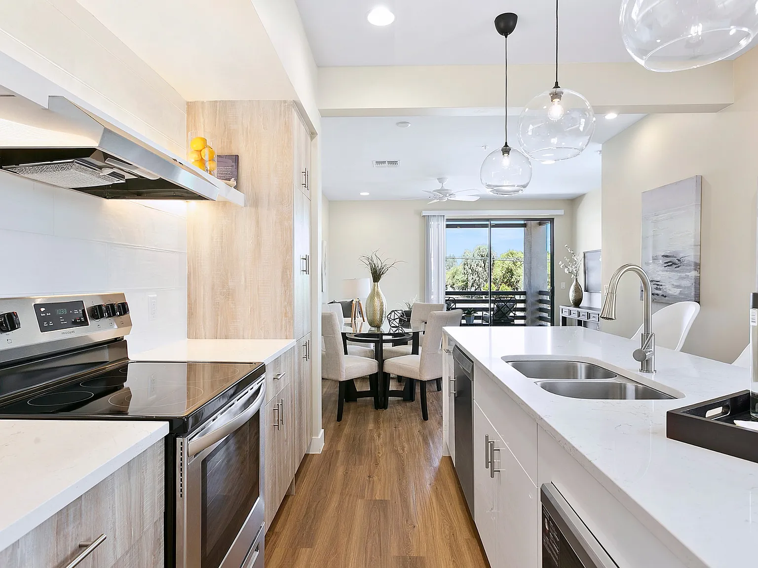 The Hardy Tempe Townhome Living — Photo 2