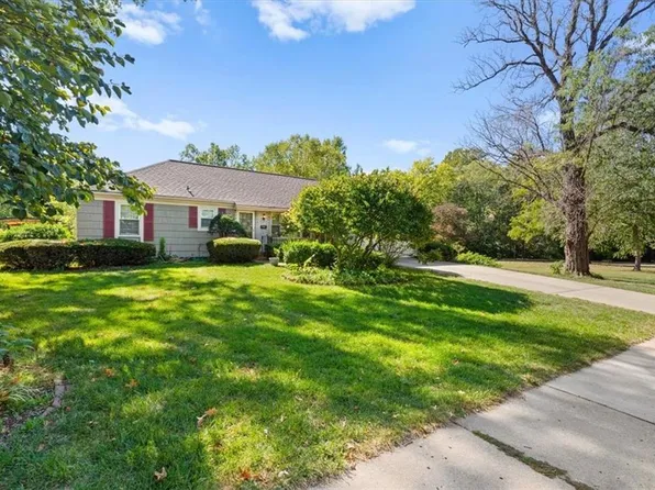 9009 W 71st St, Prairie Village, KS 66204