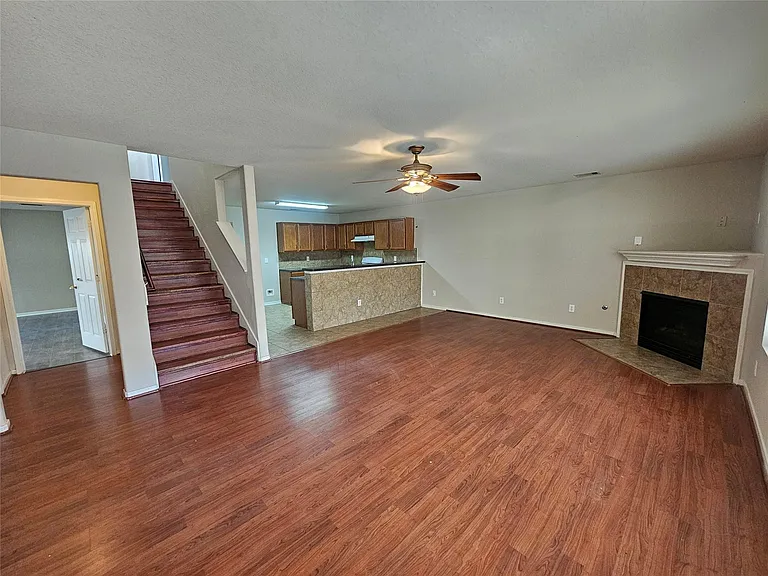 11015 Walkup Way — Photo 9