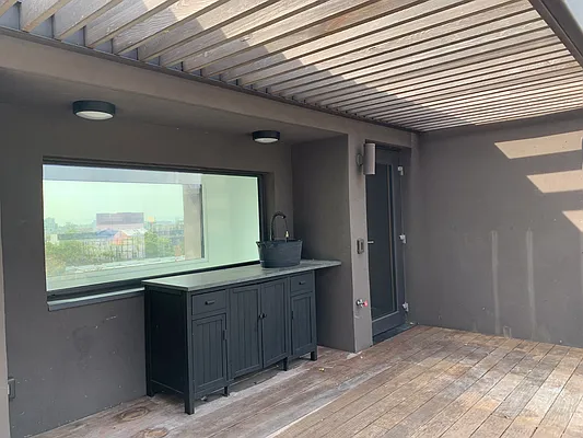 Rented by Compass | media 24