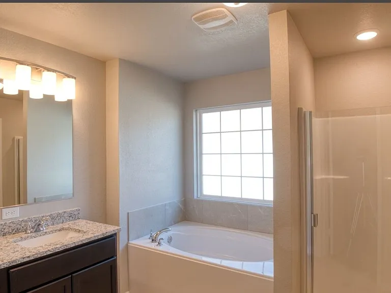 619 Hollyhock Dr — Photo 6