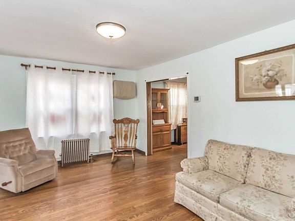 4th image of 8622 259th St