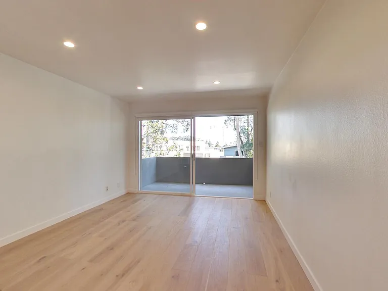 1500 Newlands Ave #206 — Photo 7