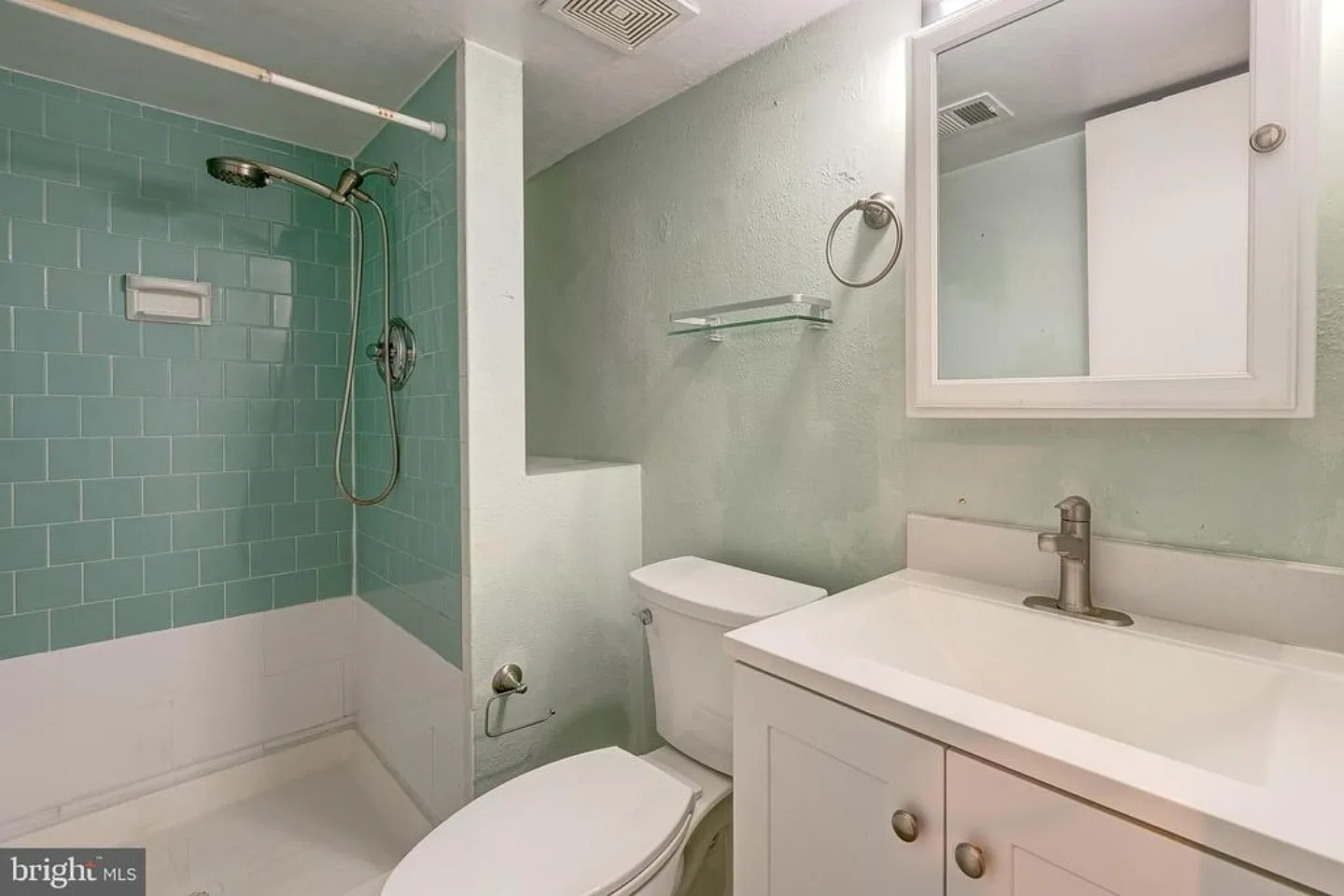 1 bed, 2112 sqft, $1,500 — Photo 4