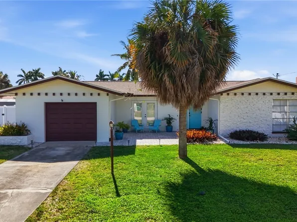 1432 Wellington Ct, Cape Coral, FL 33904