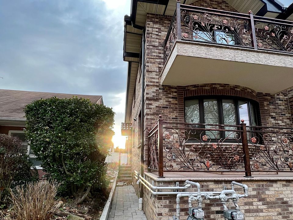 1st image of 6438 233rd St