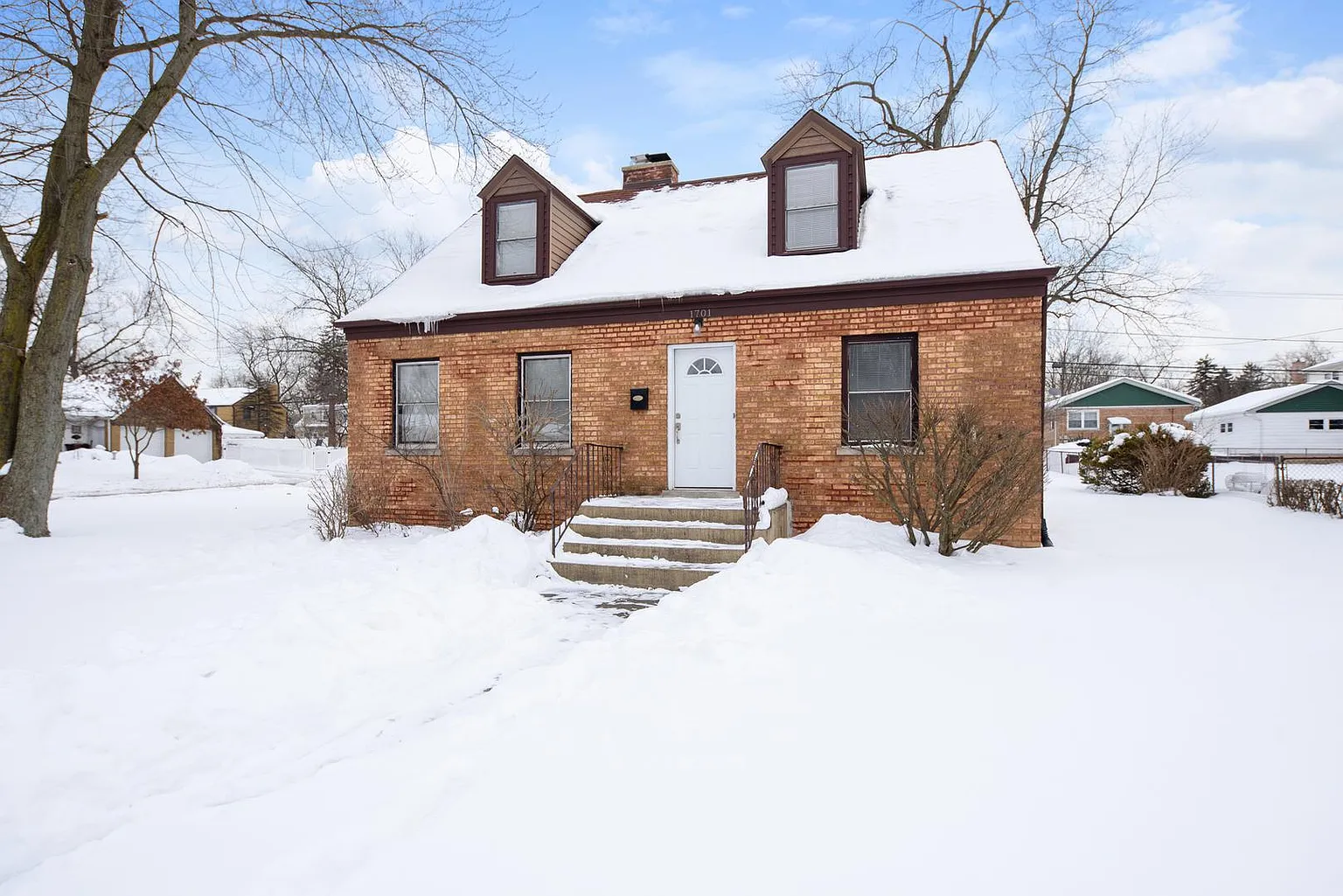 1701 183rd St photo 1