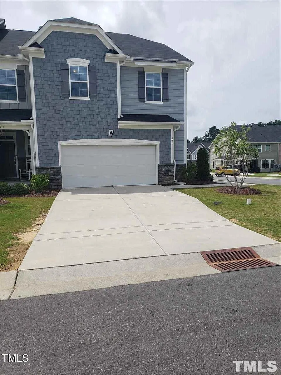 Building Photo - 821 New Derby Ln