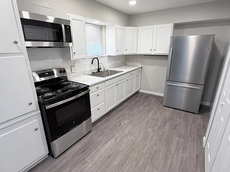 4300 Tanner Dr — Photo 3