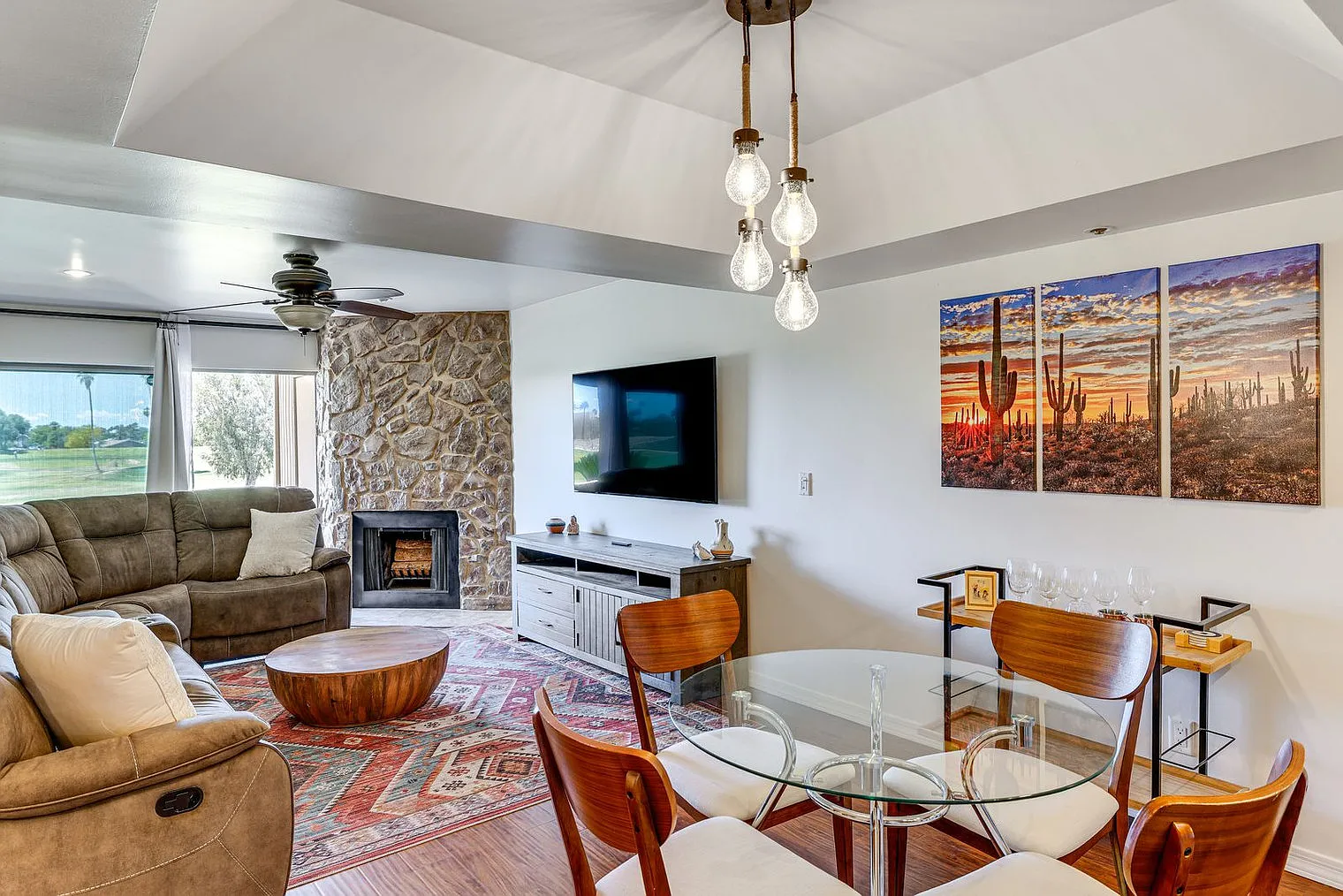 2 bed, 2.0 bath, 1022 sqft, $3,048 — Photo 2