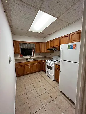 Rented by Ben Bay Realty Co | media 2