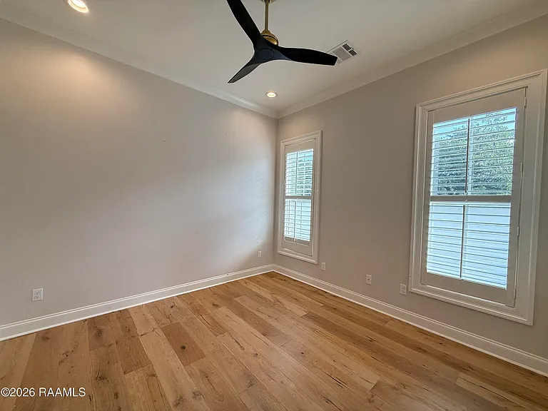 102 Orchard Park Ave — Photo 28