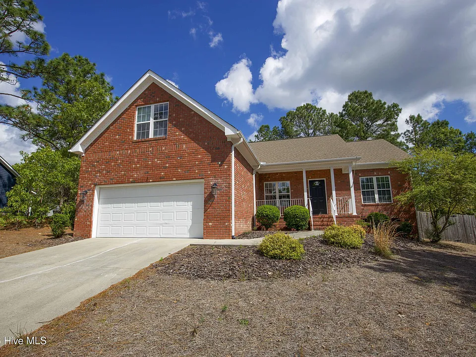 1 Van Buren Ln