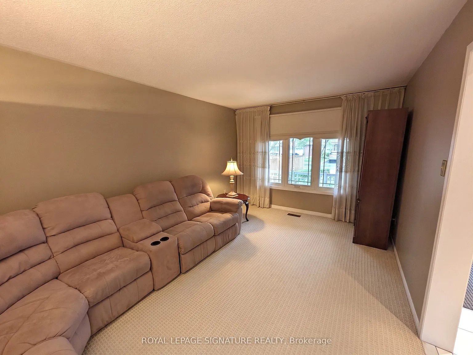 5 bed, $4,000 — Photo 2