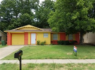 2809 Gilbert Cir, Arlington, TX 76010