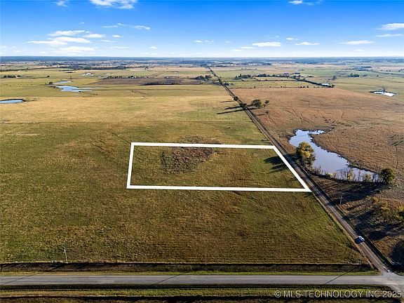 2nd image of 2 E 330th Rd