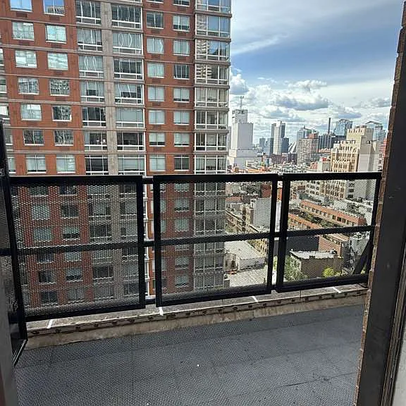 254 W 51st St #16I — Photo 5