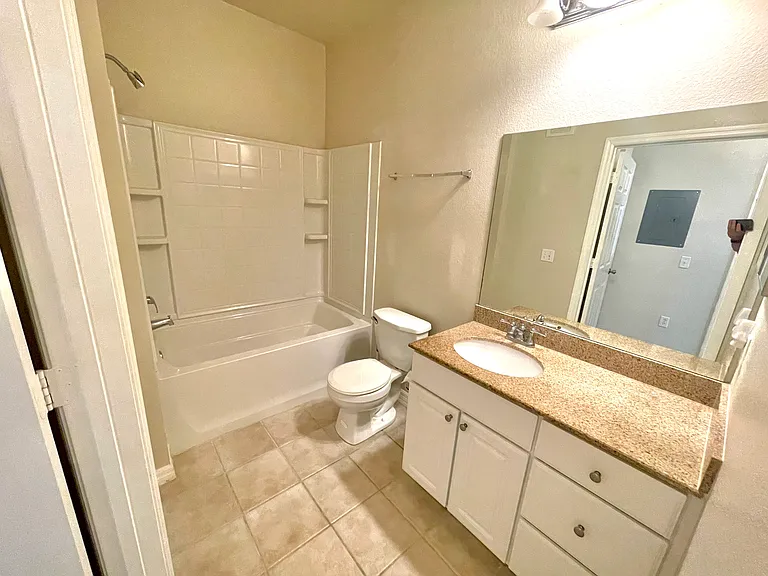 330 Southern Pecan Cir #103 — Photo 7