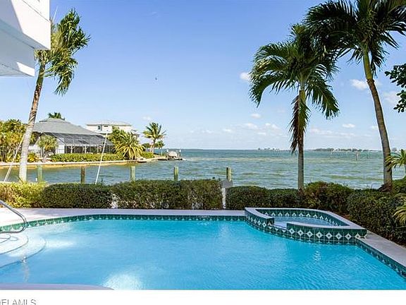 5th image of 1196 Bay Dr