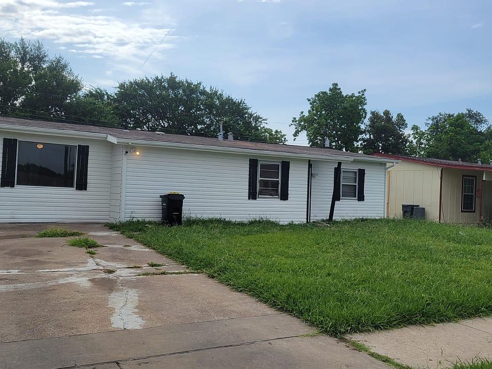 1st image of 904 Wilkinson Dr