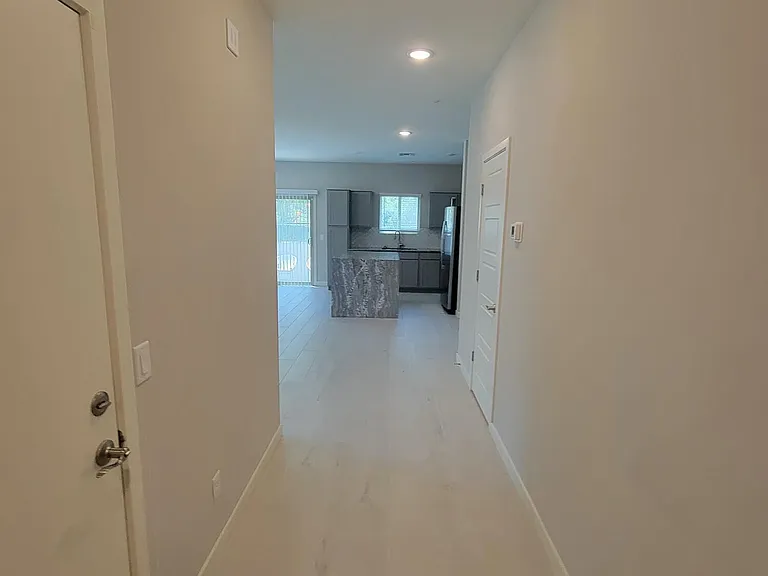 8234 N 22nd Dr — Photo 5
