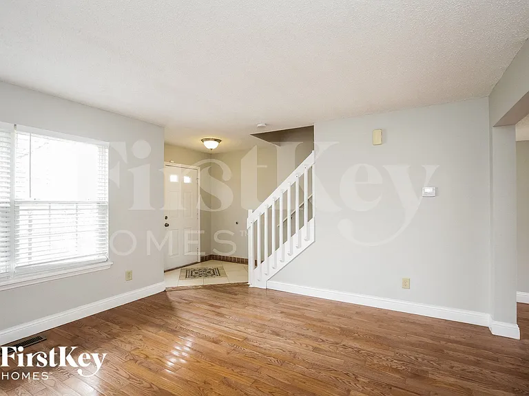 5246 Melbourne Rd — Photo 4
