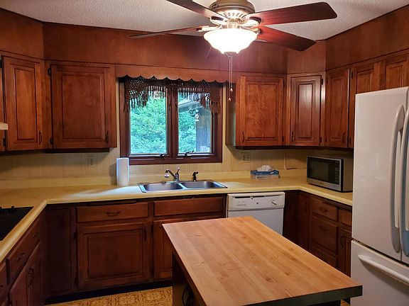 3rd image of 733 Scenic Dr