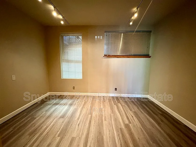 777 W Market St #C-2 — Photo 9