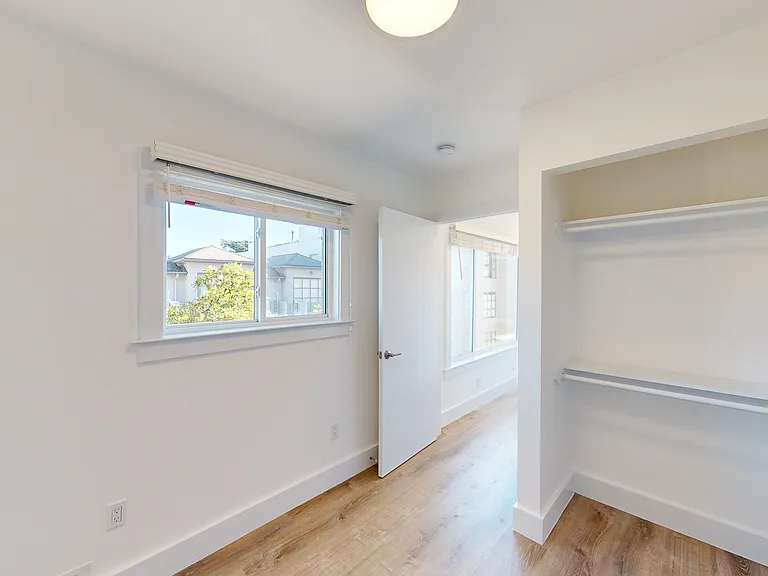 975 Burnett Ave #1 — Photo 15