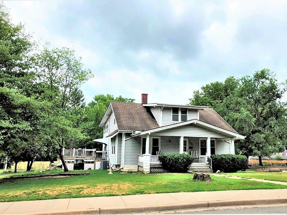 1001 E Peoria St, Paola, KS 66071 Zillow