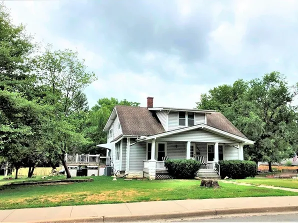 1001 E Peoria St, Paola, KS 66071