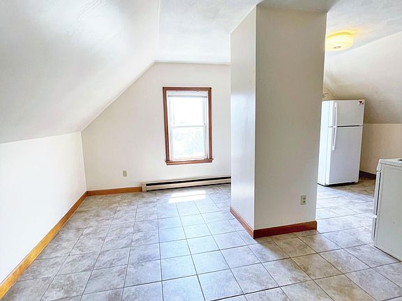4th image of 21 Nelson St #C