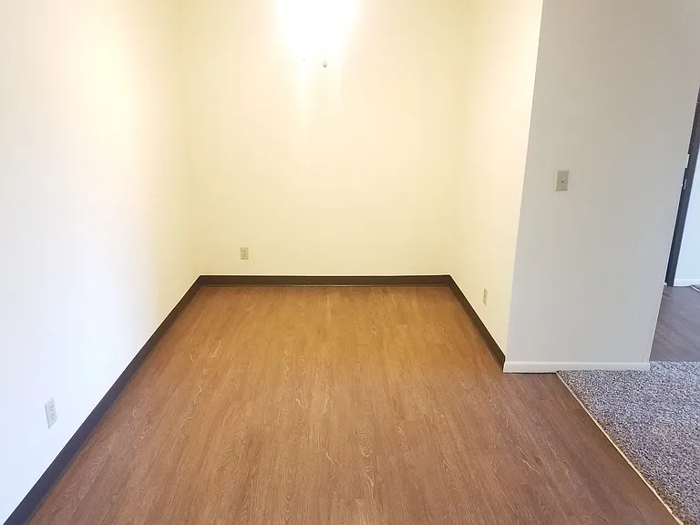 Kimberly Club Apartments — Photo 129